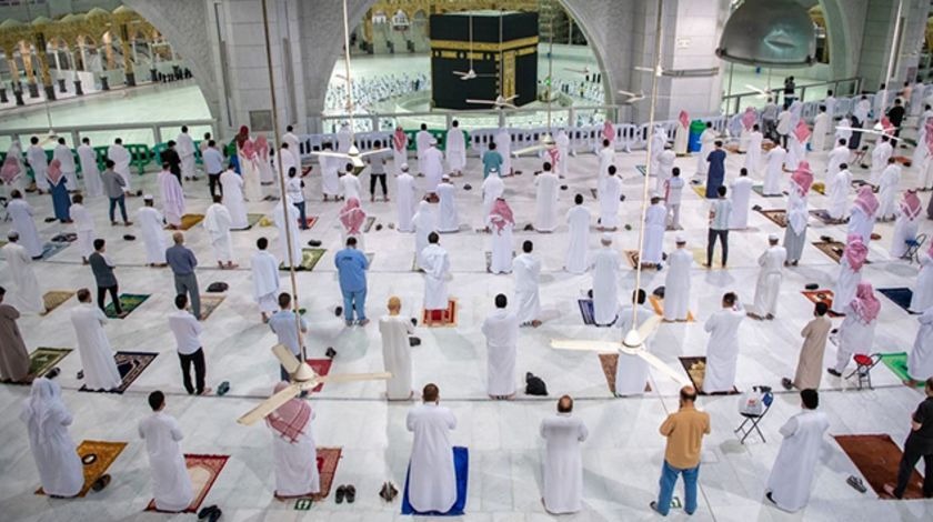 Koronavirüs sonrası Kabe'de ilk namaz