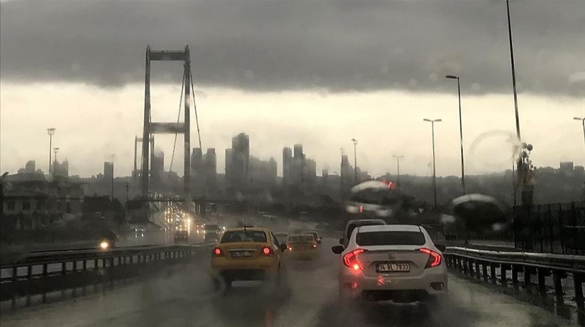 İstanbul'un bazı ilçelerinde yağış etkili oluyor