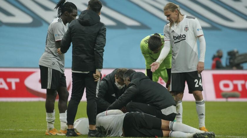 Beşiktaş'ta şok sakatlık! Kafası yarıldı