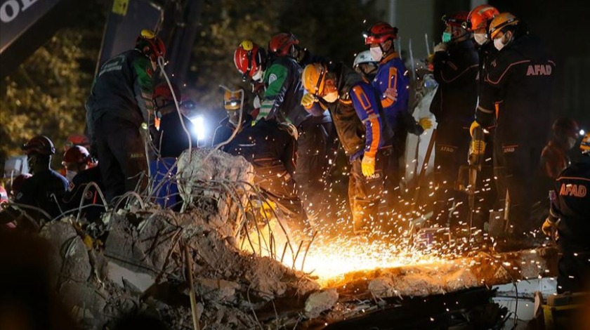 İzmir'deki depremde can kaybı 112'e yükseldi