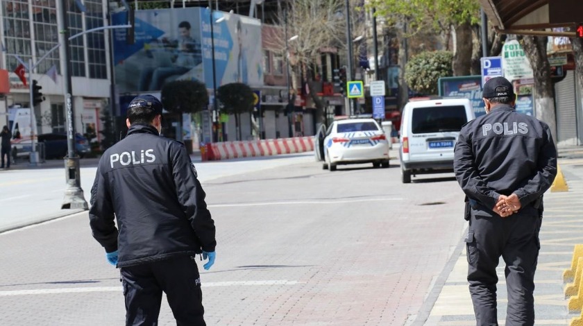 İçişleri Bakanlığı hafta sonu yasaklı saatleri açıkladı