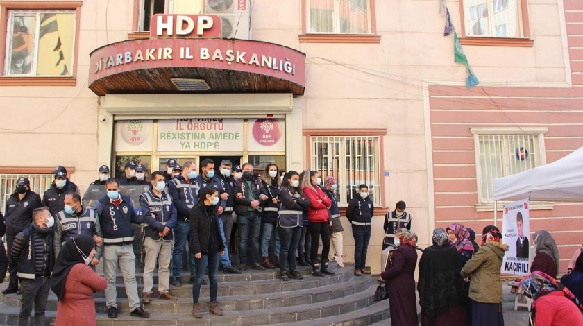 Diyarbakır annelerine tüküren kişi gözaltına alındı