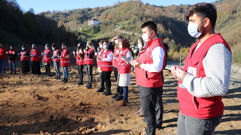 İzmir için 116 fidan dikildi