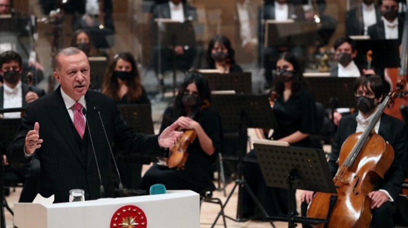 'Jakoben zihniyetten Türk müziği de payını aldı'