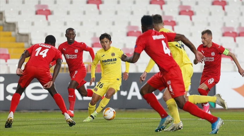 Sivasspor, Villarreal'e 1-0 yenildi