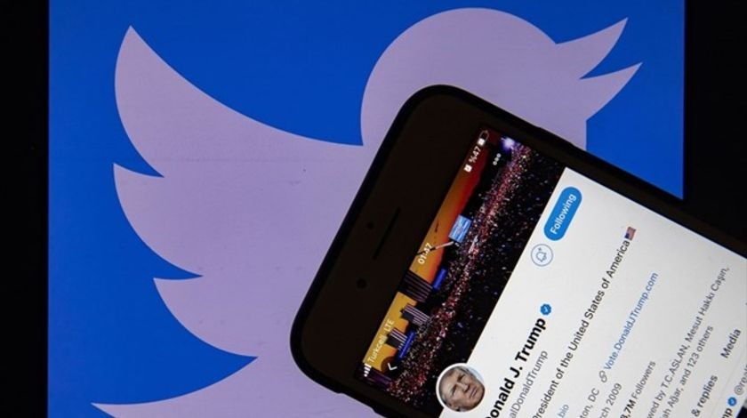 Trump'ın Twitter, Facebook ve Instagram hesapları kilitlendi