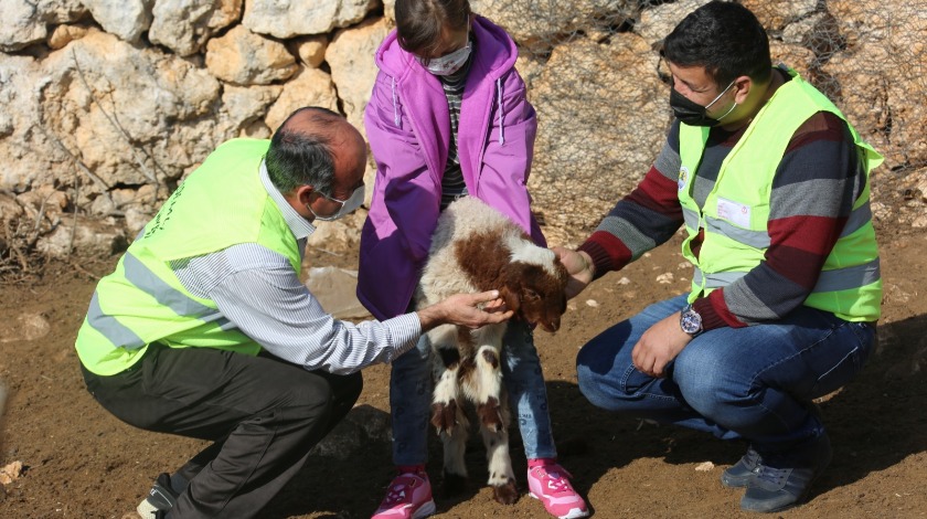 Başkan Tollu, yörük çocuklarını sevindirdi