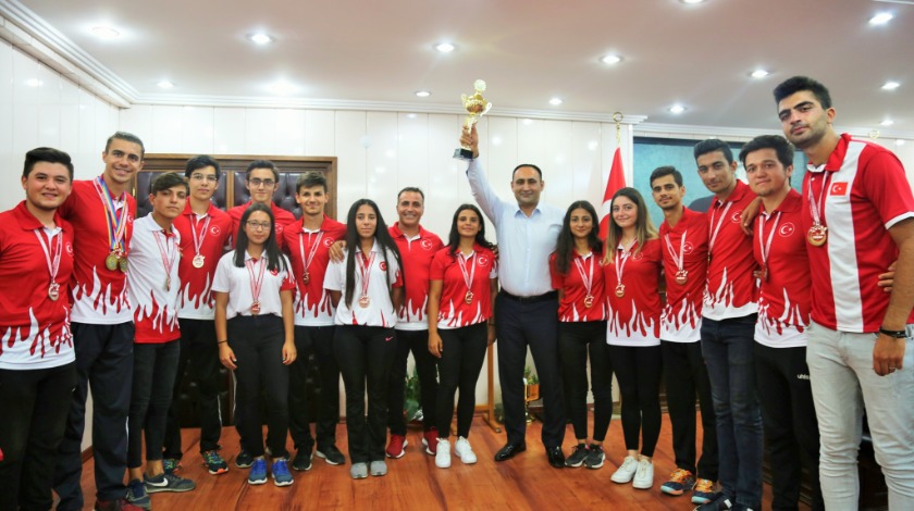 Başkan Yılmaz destek verdi, onlar şampiyon oldu