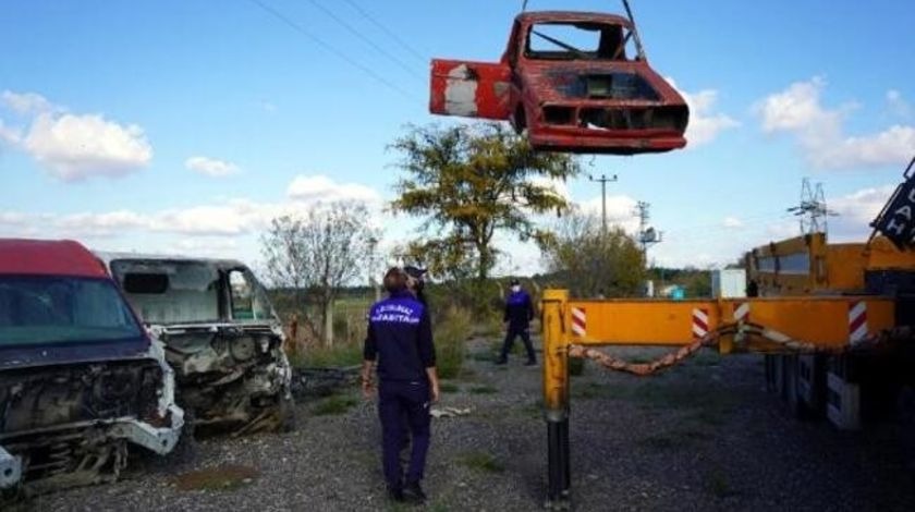 Vatandaş bıraktı, belediye topladı