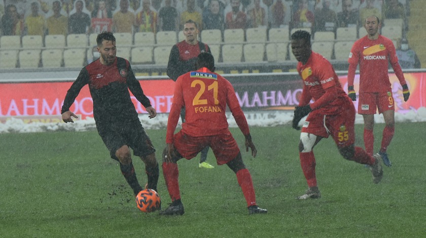 Yeni Malatyaspor ile Fatih Karagümrük golsüz berabere kaldı