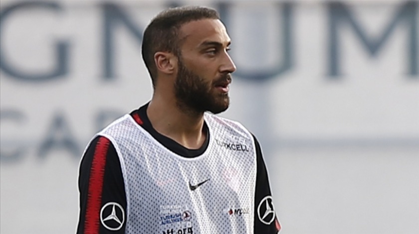 Beşiktaş'ta Cenk Tosun sakatlandı