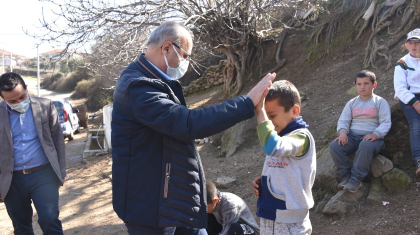 Başkan Kayda çocukları sevindirdi