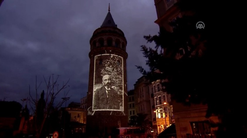 İstiklal Marşı’nın 100. yılına özel Galata Kulesi'nde gösteri