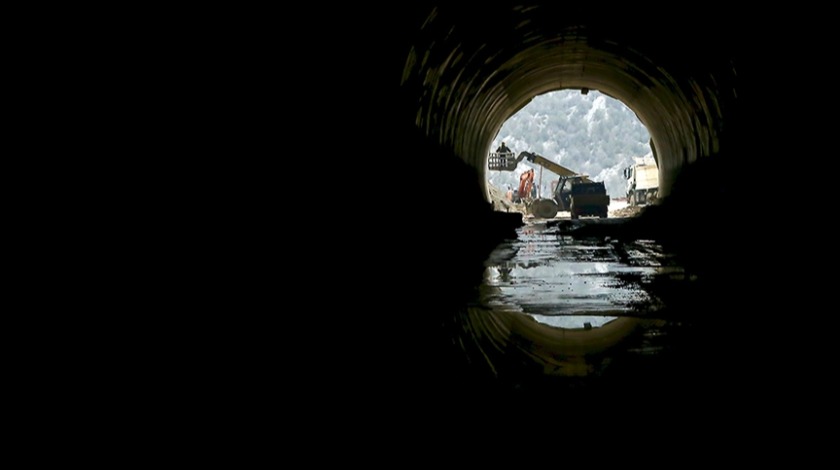 Demirkapı Tüneli'nin 2022 sonunda hizmete girmesi hedefleniyor