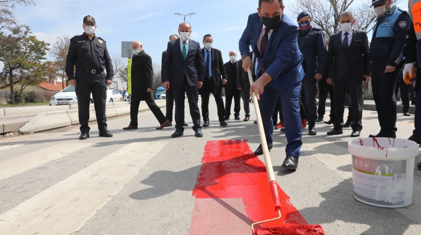 Etimesgut'un kırmızı çizgisi yaya çizgisi