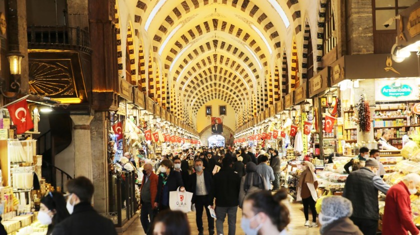 İstanbul'da AVM ve mağazaların kapanış saati değişti