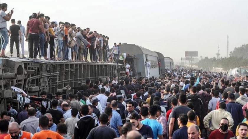 Mısır Sağlık Bakanlığı yaşanan tren kazasındaki tabloyu paylaştı