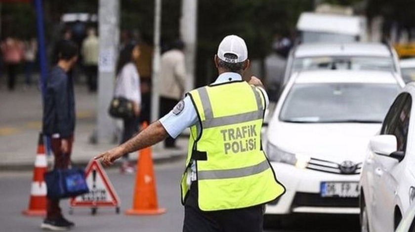 23 Nisan günü şehirler arası seyahat yasak mı? 23 nisan Uçak ve otobüs bileti olanlar ne yapacak?