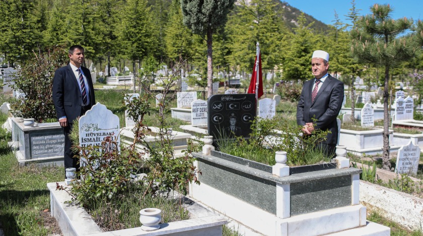 Kütahya'da tüm mezarlıklarda Kuran-ı Kerim okutuldu