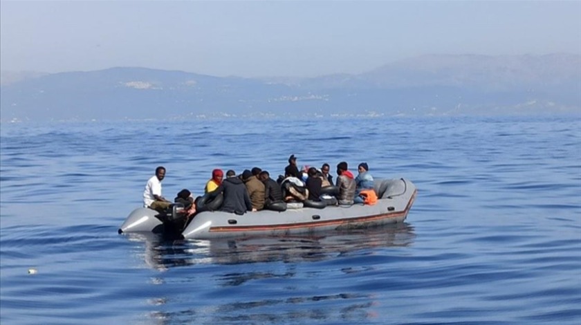 İzmir açıklarında 24 sığınmacı kurtarıldı