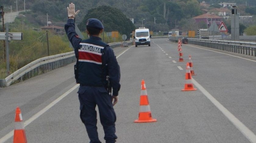 Hafta içi şehirler arası seyahat kısıtlaması var mı, saatleri neler? Seyahat yasağı kalktı mı?