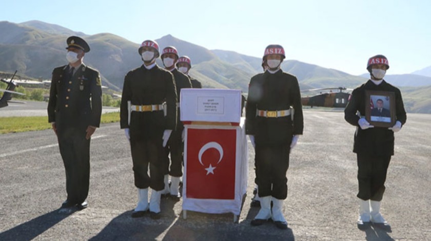 Şehit uzman çavuş törenle memleketine uğurlandı