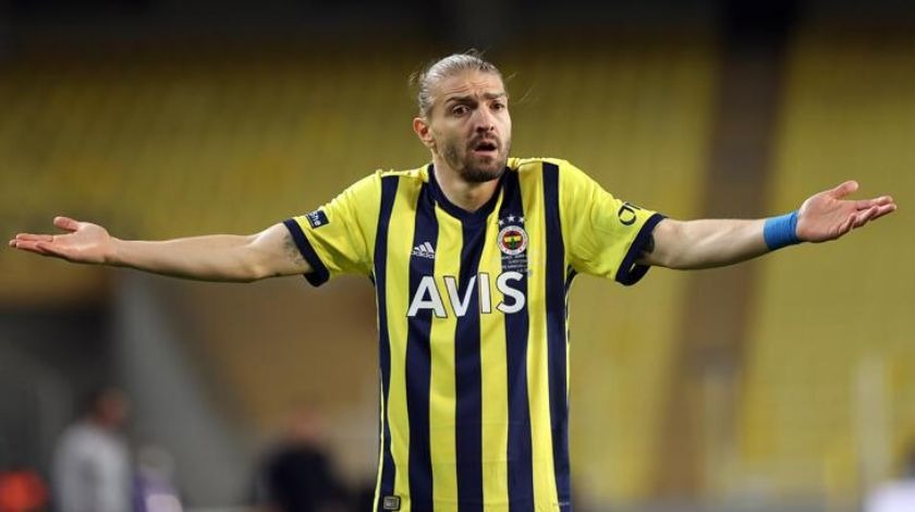 Caner'den olay beğeni: 'Umut Meraş ayakkabılarını taşır'