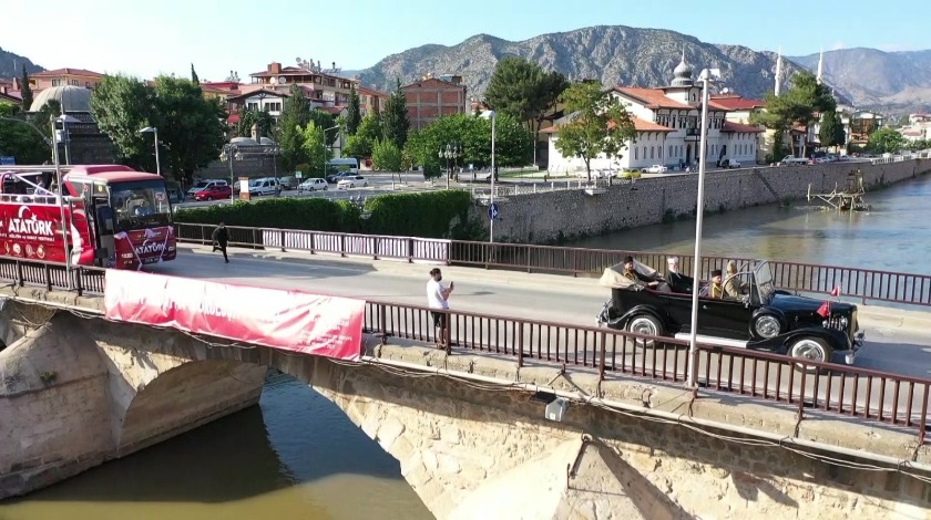 Amasya'da festival coşkulu başladı