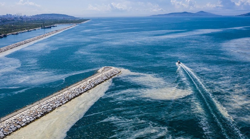 Marmara temizleniyor: 3 bin 539 metreküp müsilaj toplandı