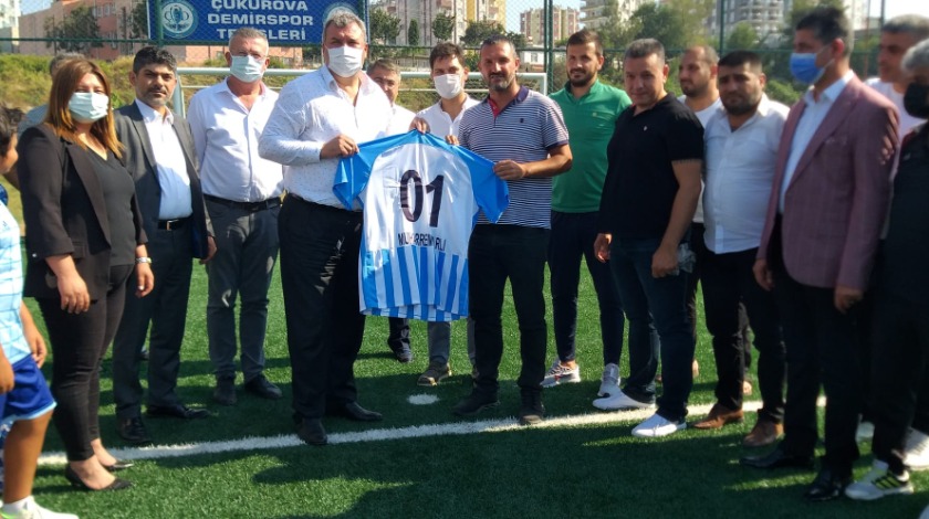 Adana'da MHP'den amatör sporculara destek