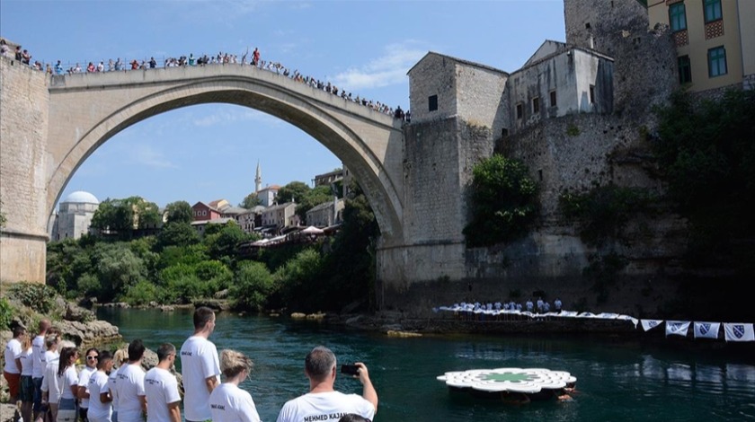 Mostar Köprüsü'nden sessiz atlayış gerçekleştirildi