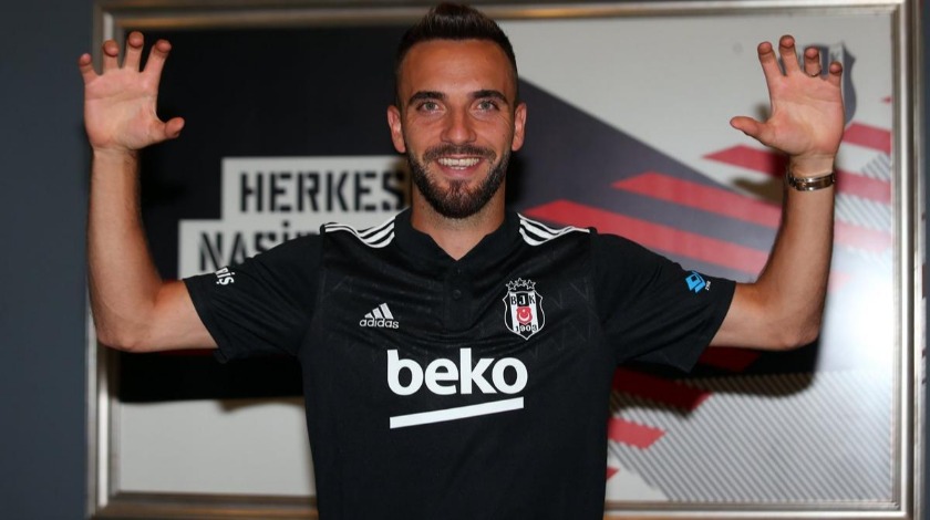 Beşiktaş Kenan Karaman'ı transfer ettiğini açıkladı