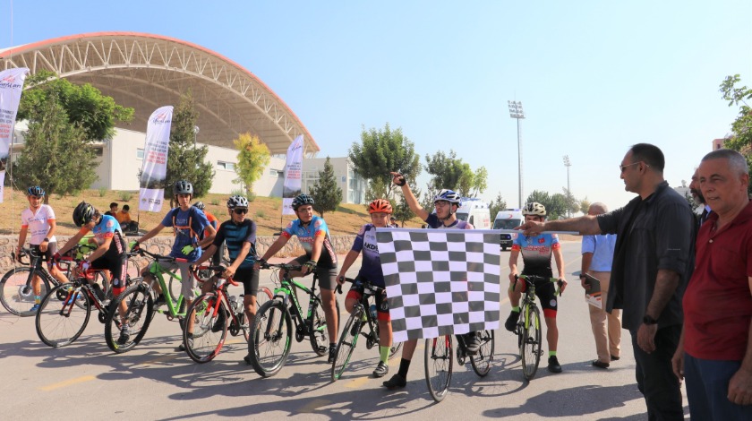 Toroslar'da 15 temmuz anısına bisiklet yarışları yapıldı