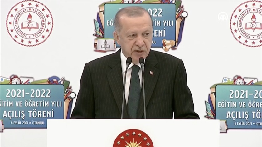 Cumhurbaşkanı Erdoğan: Yüz yüze eğitimi devam ettirmekte kararlıyız