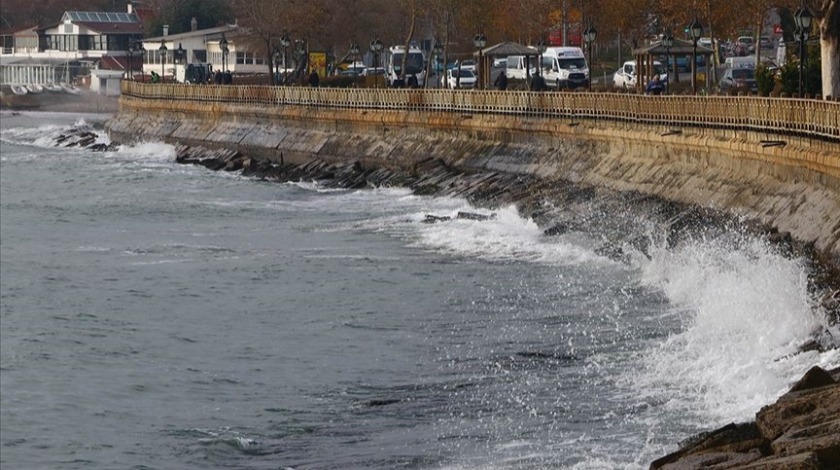 Marmara Denizi'nde poyraz etkisini sürdürüyor