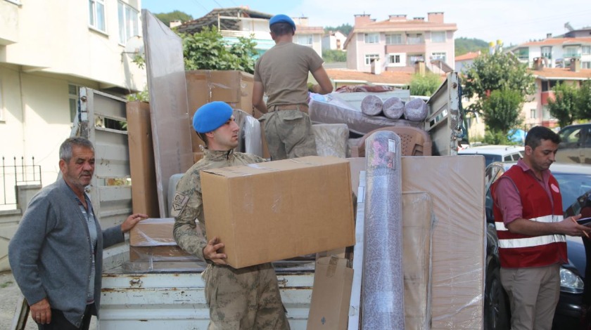 Selden etkilenenler yeni eşyalarına kavuşuyor