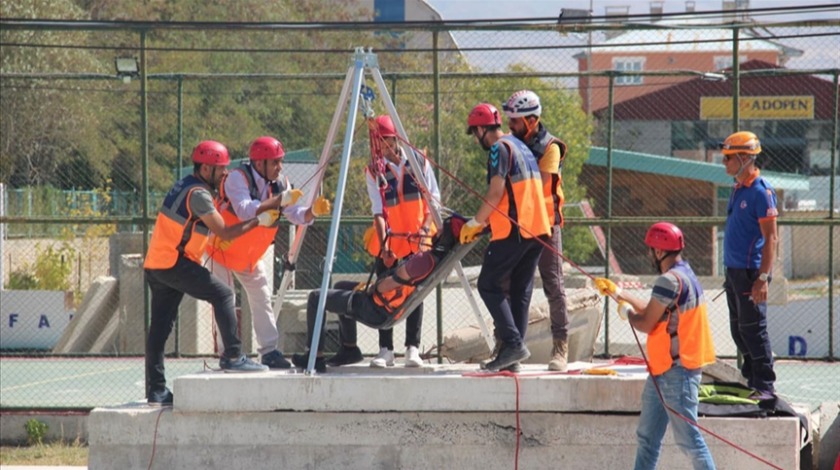 AFAD'ın gönüllüleri afetlerde can kurtaracak