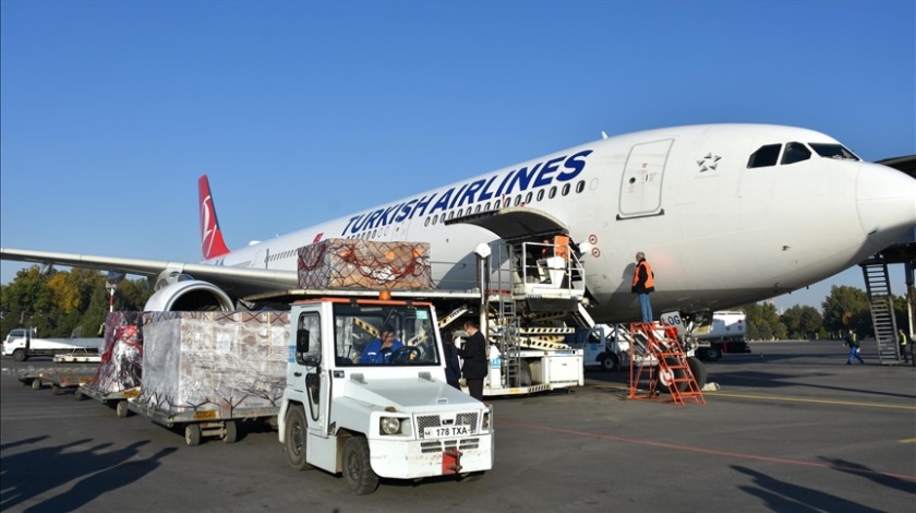 Türkiye'nin gönderdiği aşı ve ilaçlar Özbekistan'da