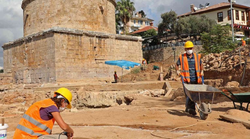 Antik hamamdaki kalorifer sistemi gün yüzüne çıktı