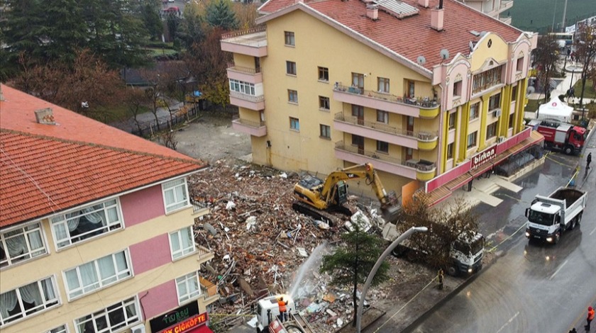 Keçiören'deki apartmanda yıkım çalışması tamamlandı