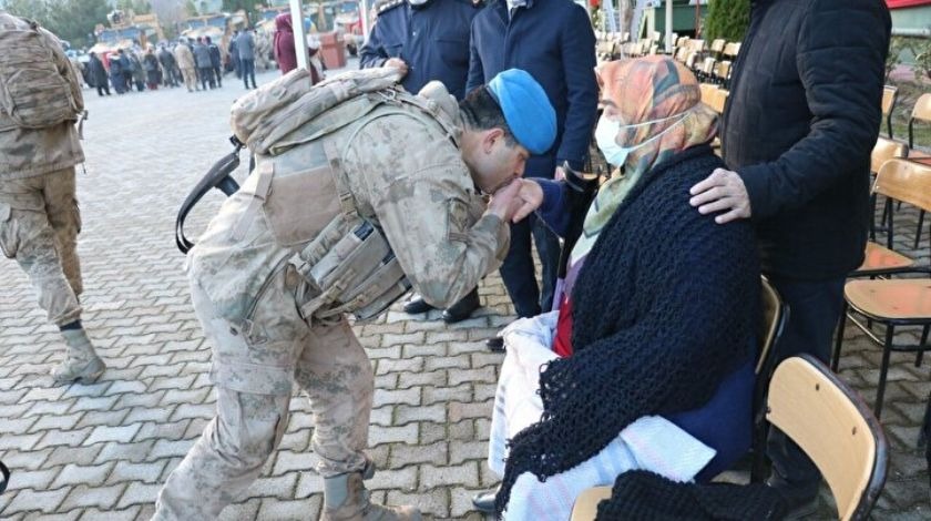 Komandolar dualarla El-Bab'a uğurlandı: Ayağınıza taş değmesin