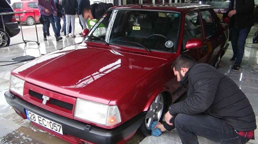 Modifiye ettiği aracın satış rakamı şoke etti!