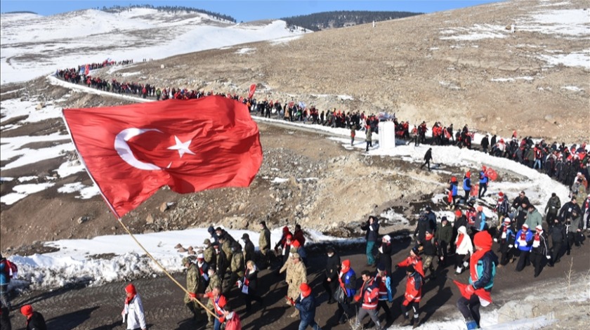 Türkiye Sarıkamış'ta 'Şühedanın İzinde' yürüdü