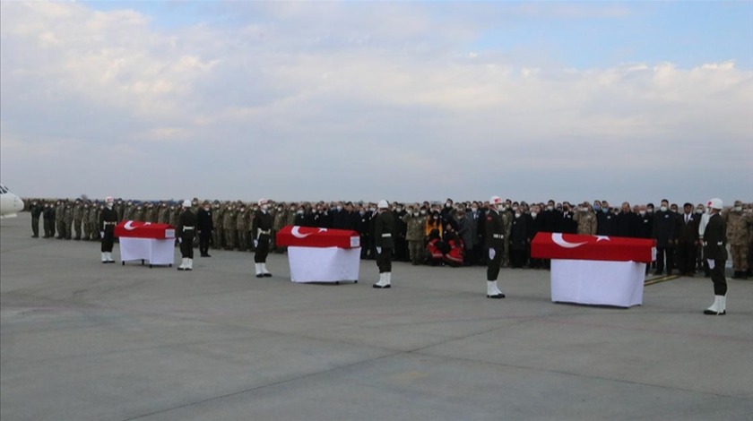 Akçakale sınır hattında şehit olan askerler törenle memleketlerine uğurlandı