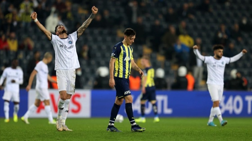 Fenerbahçe, Adana Demirspor'a kendi evinde mağlup oldu