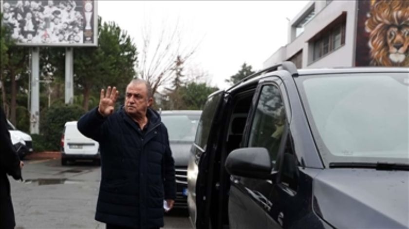 Fatih Terim Florya'da futbolcularla vedalaştı