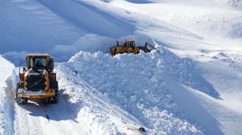 Muş'ta kar kalınlığı 5 metreye ulaştı