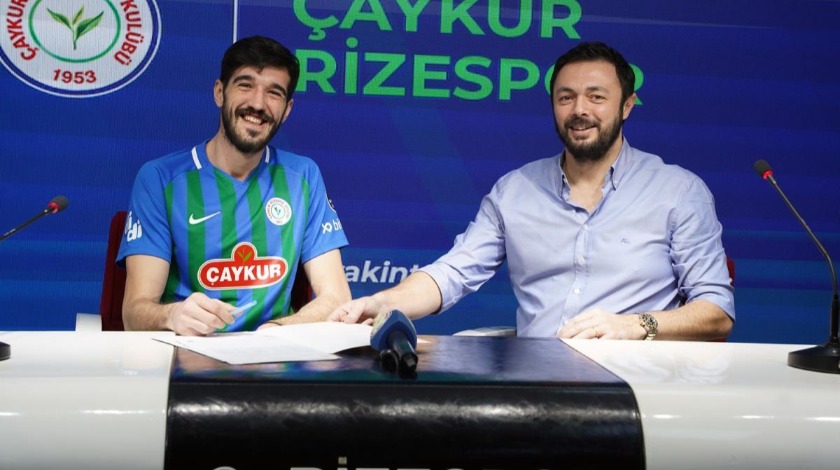 Kubilay Kanatsızkuş'tan Rizespor'a 3,5 yıllık imza