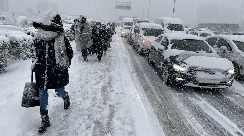 İstanbul kara teslim: Özel araçlara kısıtlama geldi, uçuşlar durduruldu