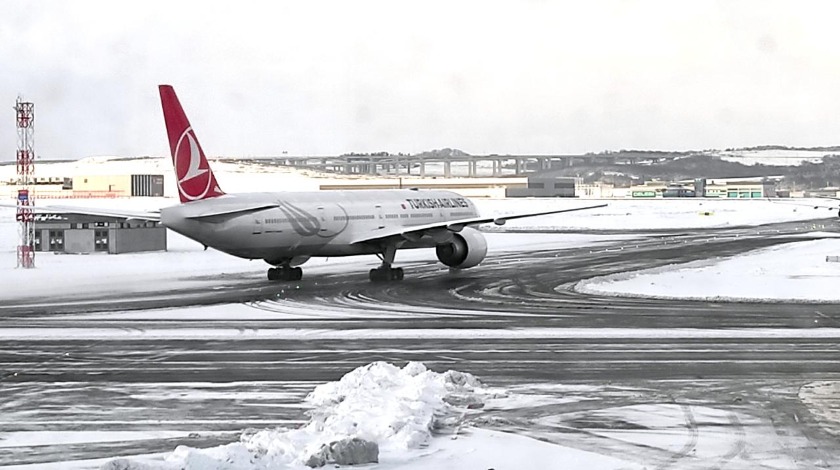 İstanbul Havalimanı'ndaki üçüncü pist de kullanıma açıldı